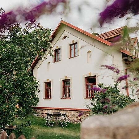 Restaurant A Penzion Na Cechach Hotel Korouhev Buitenkant foto