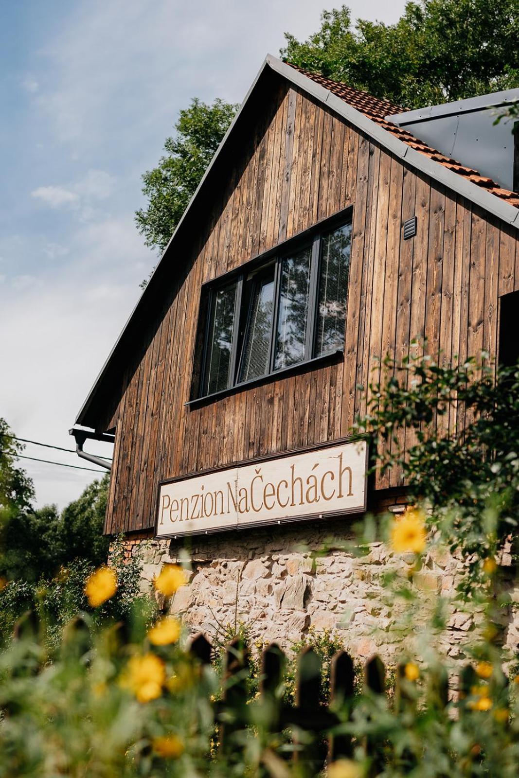Restaurant A Penzion Na Cechach Hotel Korouhev Buitenkant foto